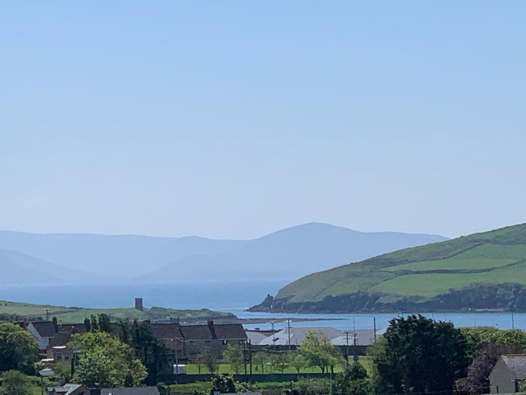 Wonderful Coastal Home In Dingle Town Eksteriør billede
