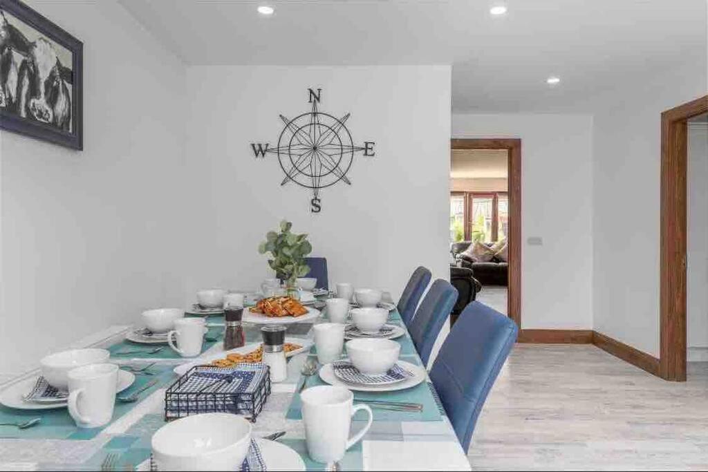 Wonderful Coastal Home In Dingle Town Eksteriør billede