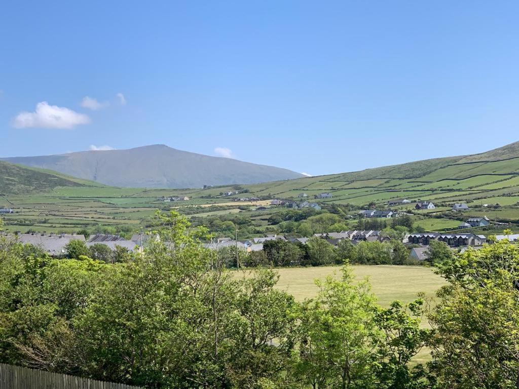 Wonderful Coastal Home In Dingle Town Eksteriør billede
